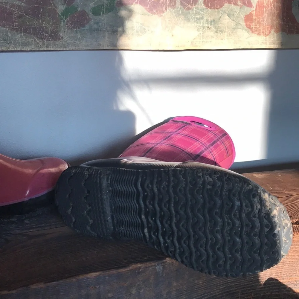 Bogs Winter Plaid Waterproof Boots Size 4